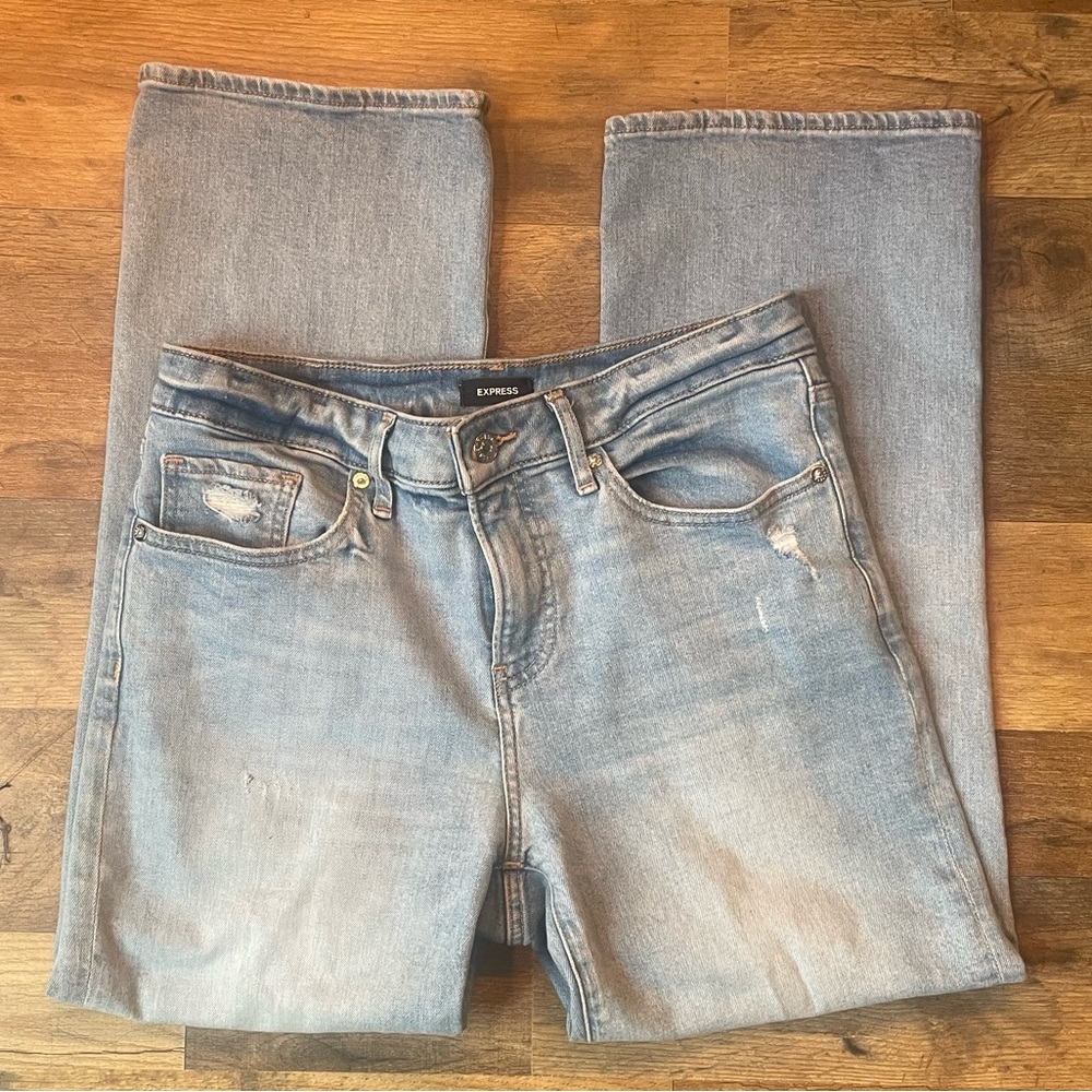 Express Women’s Size 6R Distressed Light Wash Mid Rise 90’s Boot Cut Ankle Jean